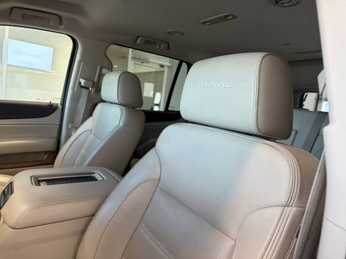 Used 2020 GMC Yukon Denali AWD/4WD image 14