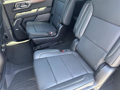 New 2026 GMC Yukon XL Denali RWD image 32