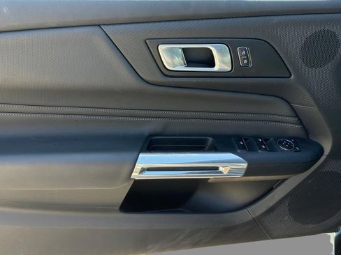 Used 2025 Ford Mustang GT Premium RWD image 17