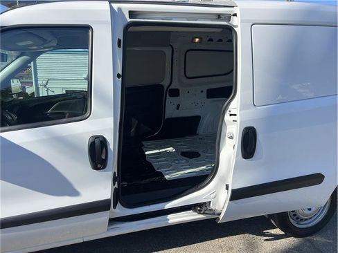 Used 2018 RAM ProMaster City Tradesman image 12