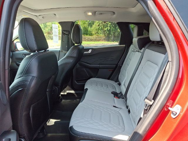 Used 2023 Ford Escape Platinum w/ Premium Technology Package AWD/4WD image 10
