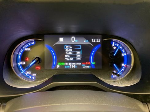 Used 2025 Toyota RAV4 XLE AWD/4WD image 13