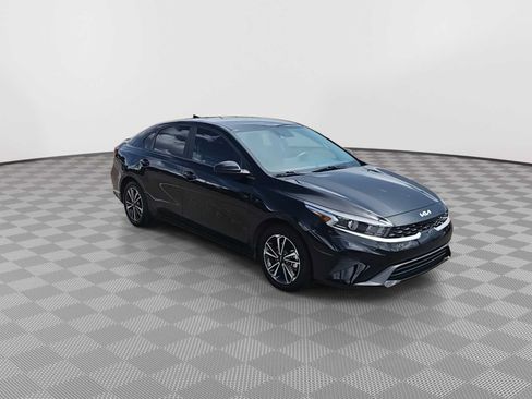 Used 2024 Kia Forte LXS FWD image 2