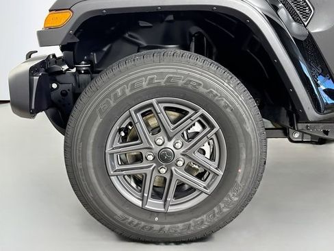 New 2025 Jeep Gladiator Sport image 32