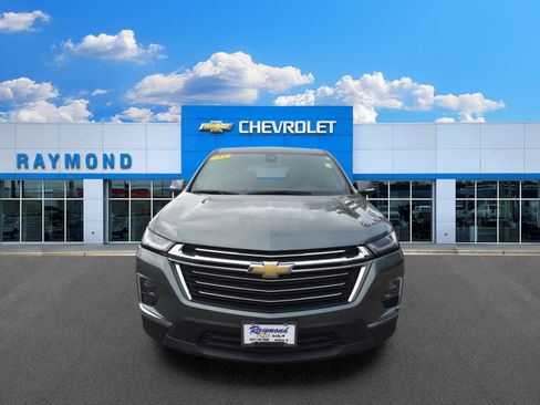 Used 2023 Chevrolet Traverse LT FWD image 8