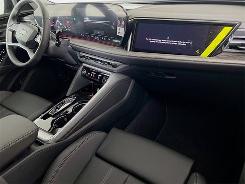 New 2025 Audi Q5 Prestige image 28