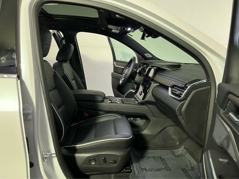 Used 2025 GMC Acadia Denali w/ Super Cruise Package AWD/4WD image 28
