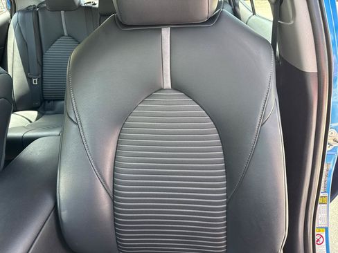 Used 2019 Toyota Camry SE FWD image 30