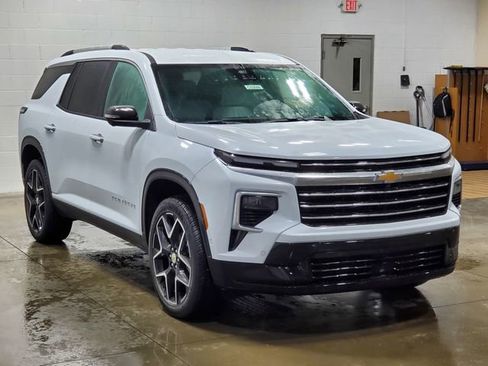 New 2026 Chevrolet Traverse High Country w/ LPO, Floor Liner Package AWD/4WD image 3