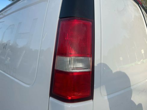 Used 2017 Chevrolet Express 2500 image 10