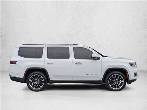Used 2022 Jeep Wagoneer Series III w/ Premium Group I RWD image 4