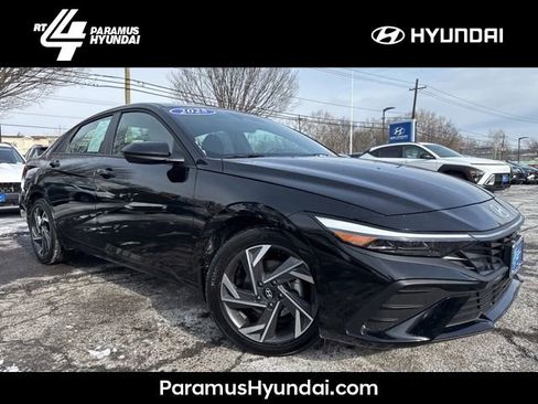 Certified 2025 Hyundai Elantra Sport image 1