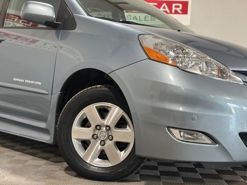 Used 2010 Toyota Sienna XLE image 9