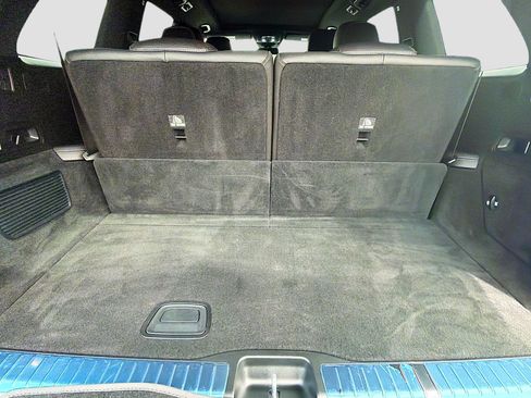 Used 2025 Mercedes-Benz GLS 450 4MATIC image 12