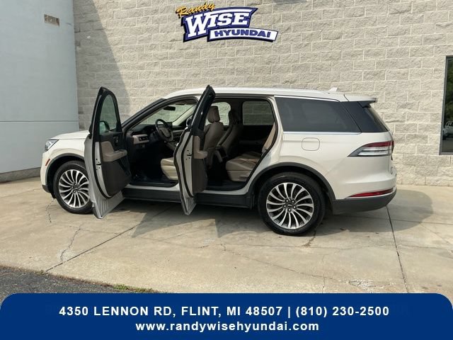 Used 2020 Lincoln Aviator Reserve w/ Elements Package Plus AWD/4WD image 14