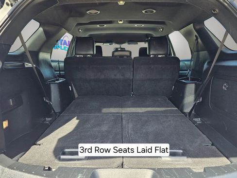 Used 2018 Ford Explorer XLT w/ Equipment Group 202A AWD/4WD image 21