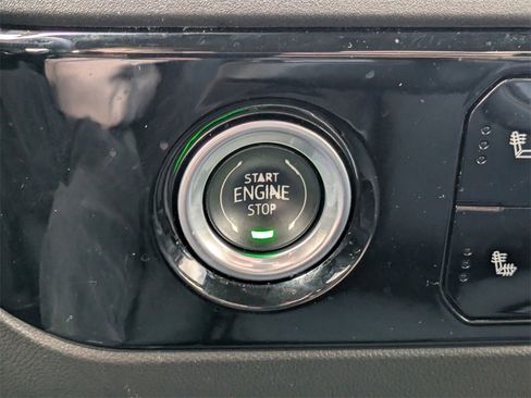 Used 2024 GMC Sierra 1500 Elevation image 30