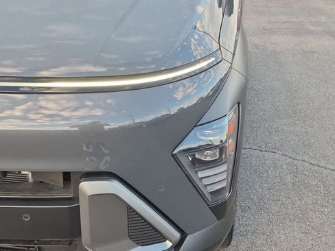 Used 2024 Hyundai Kona Limited AWD/4WD image 12