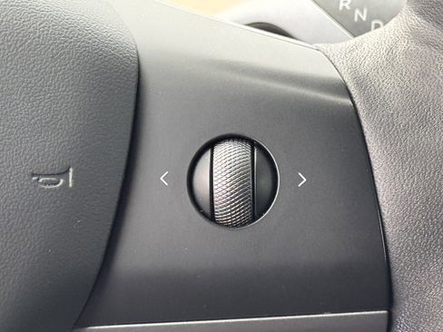 Used 2023 Tesla Model Y Long Range image 24