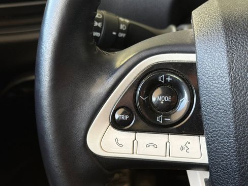 Used 2019 Toyota Prius Prime Advanced w/ Carpet Mat Package FWD image 27