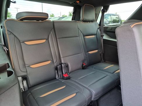 Certified 2024 GMC Yukon AT4 w/ AT4 Premium Plus Package AWD/4WD image 39