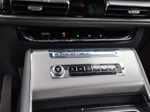 New 2026 Lincoln Aviator AWD image 19