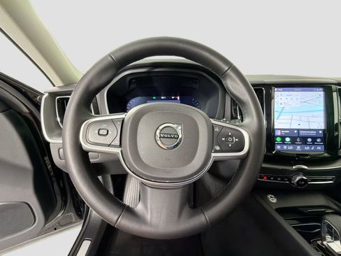 Used 2025 Volvo XC60 B5 Core AWD/4WD image 12