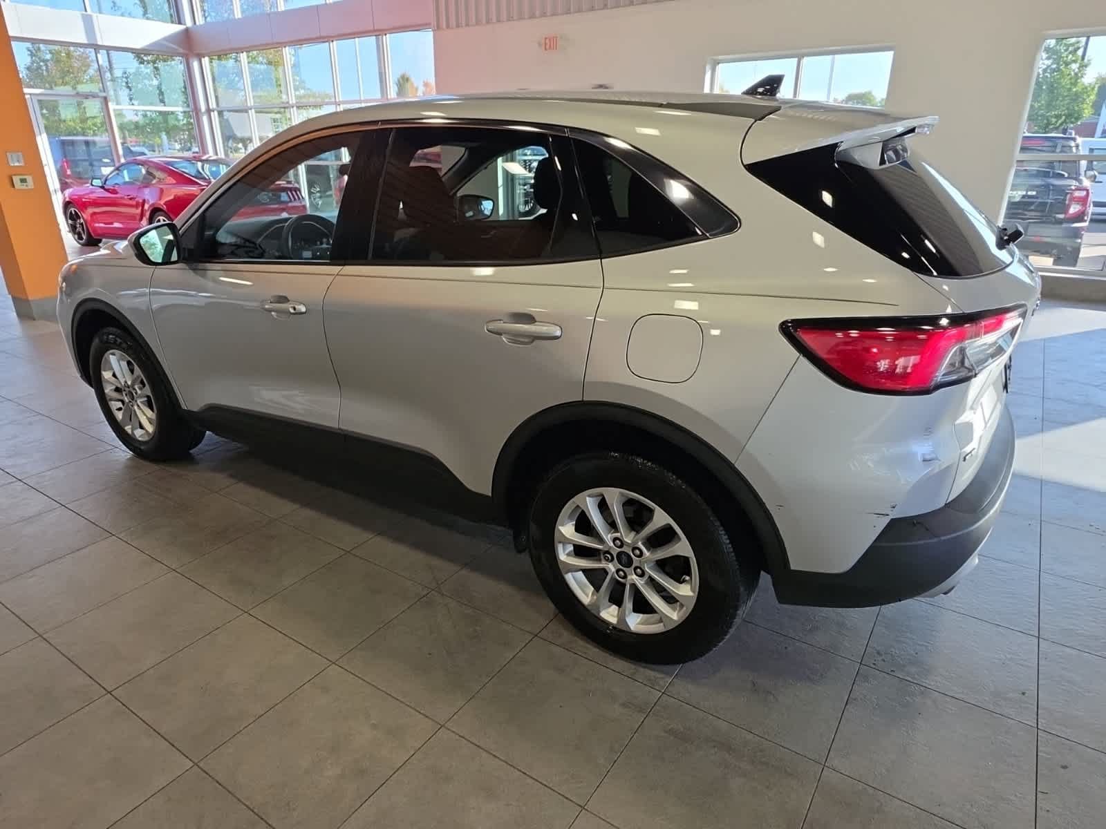 Used 2020 Ford Escape SE AWD/4WD image 18