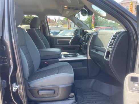 Used 2017 RAM 1500 SLT AWD/4WD image 13