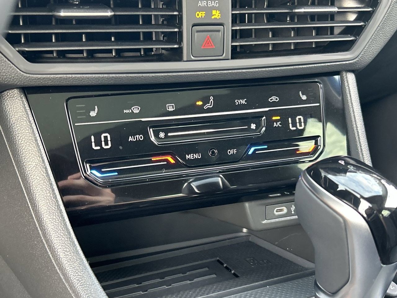 New 2027 Volkswagen Jetta SE FWD image 24