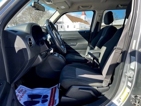 Used 2015 Jeep Patriot Latitude AWD/4WD image 12
