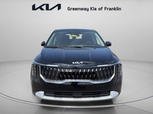 New 2026 Kia Carnival FWD image 2