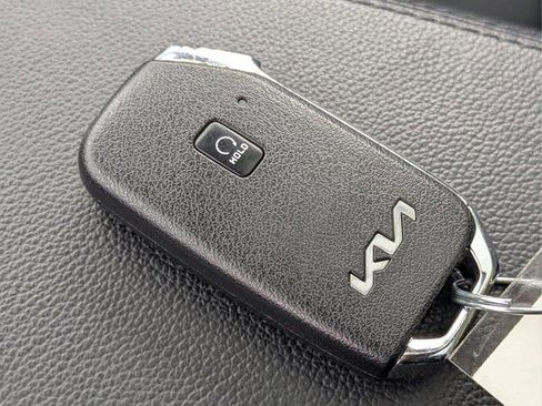 Used 2025 Kia Sportage EX w/ EX Premium Package image 12
