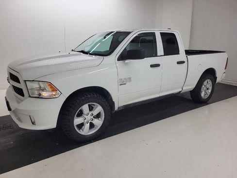 Used 2018 RAM 1500 Express w/ Express Value Package AWD/4WD image 2