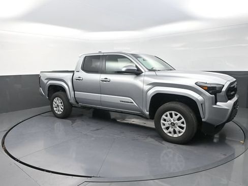 Used 2025 Toyota Tacoma SR5 AWD/4WD image 27
