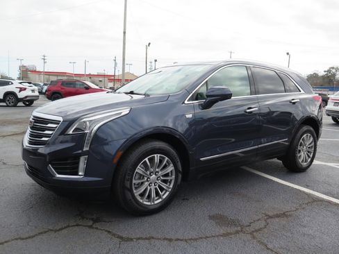 Used 2018 Cadillac XT5 Luxury w/ Driver Awareness Package image 8