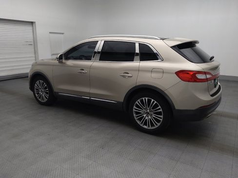 Used 2017 Lincoln MKX Reserve w/ Cargo Utility Package FWD image 3