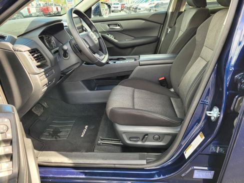 Used 2025 Nissan Rogue SV FWD image 10