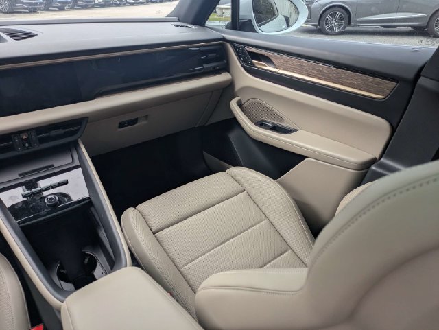 Used 2024 Porsche Macan 4 Electric AWD/4WD image 17