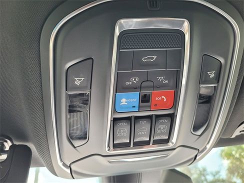 Used 2023 Jeep Wagoneer 4WD w/ Premium Group I image 33