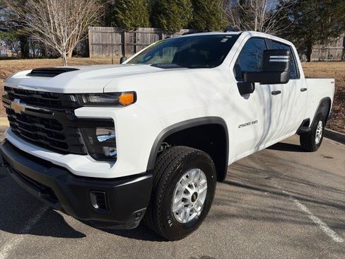 Used 2025 Chevrolet Silverado 2500 W/T w/ WT Convenience Package image 3