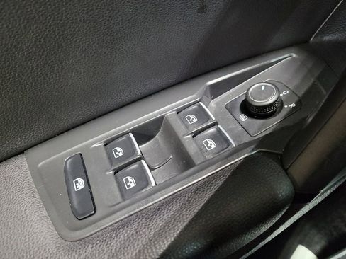 Used 2019 Volkswagen Tiguan SEL Premium R-Line image 27