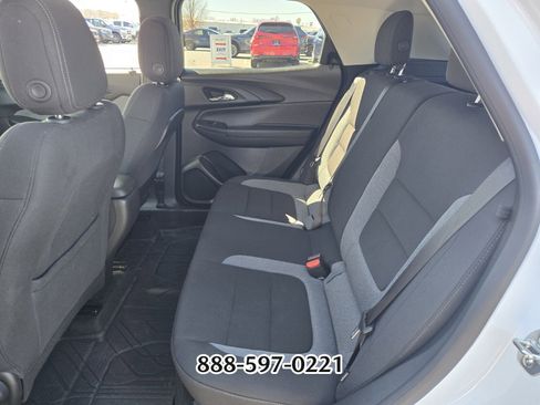 Used 2025 Chevrolet TrailBlazer LT image 11