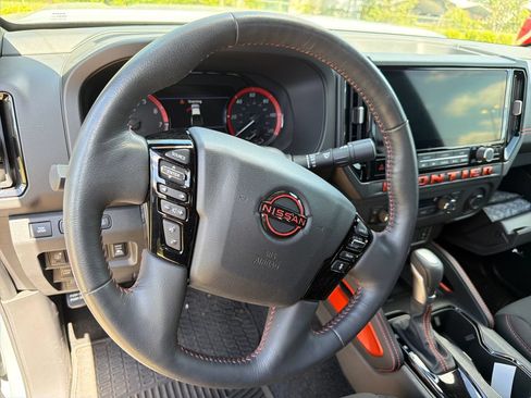 Used 2025 Nissan Frontier Pro-X w/ Pro Convenience Package RWD image 12