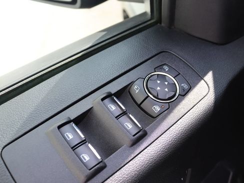 Used 2019 Ford F150 Lariat w/ Equipment Group 502A Luxury AWD/4WD image 29