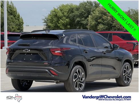 New 2026 Chevrolet Trax RS FWD image 4