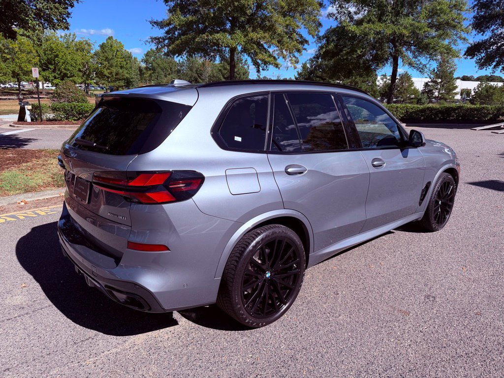 Used 2025 BMW X5 xDrive40i w/ M Sport Package AWD/4WD image 17