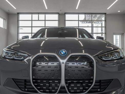 Used 2023 BMW i4 eDrive35 RWD image 23