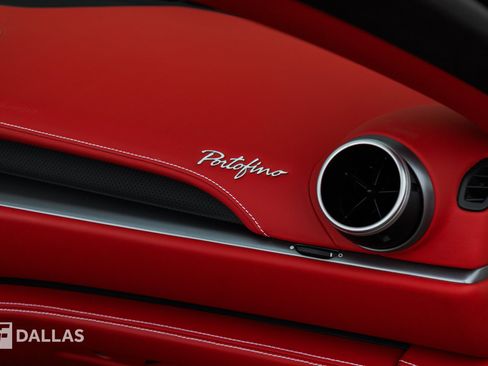 Used 2019 Ferrari Portofino RWD image 34