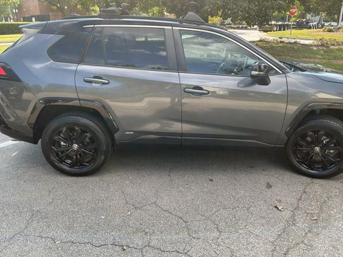 Used 2022 Toyota RAV4 XSE AWD/4WD image 11